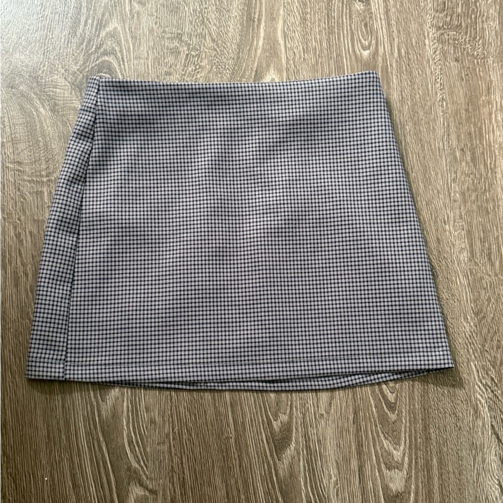 Urban Outfitters Black and White Checkered Mini Skirt